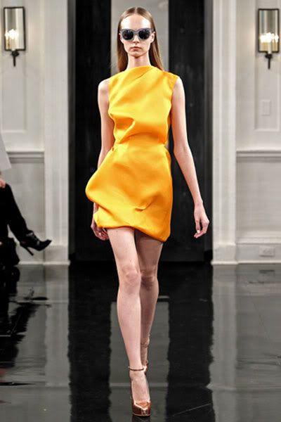 catwalk-victoria-beckham-2011-ilkbahar-yaz-1152469.jpg