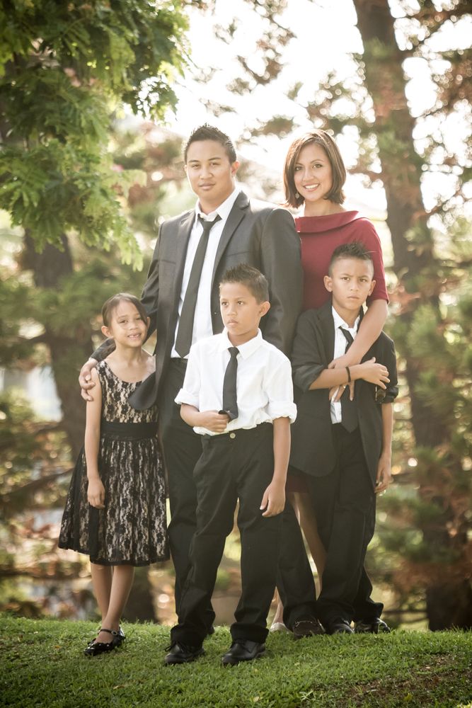 IMAGE: http://i825.photobucket.com/albums/zz173/typicaljawaiian/My%20Canon%207d%20Album/Eliaslow-38.jpg