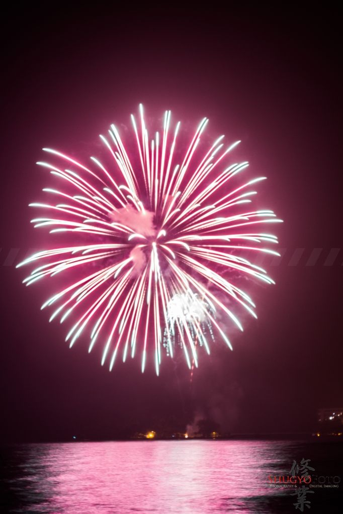 IMAGE: http://i825.photobucket.com/albums/zz173/typicaljawaiian/My%20Canon%207d%20Album/adventure-1-1.jpg