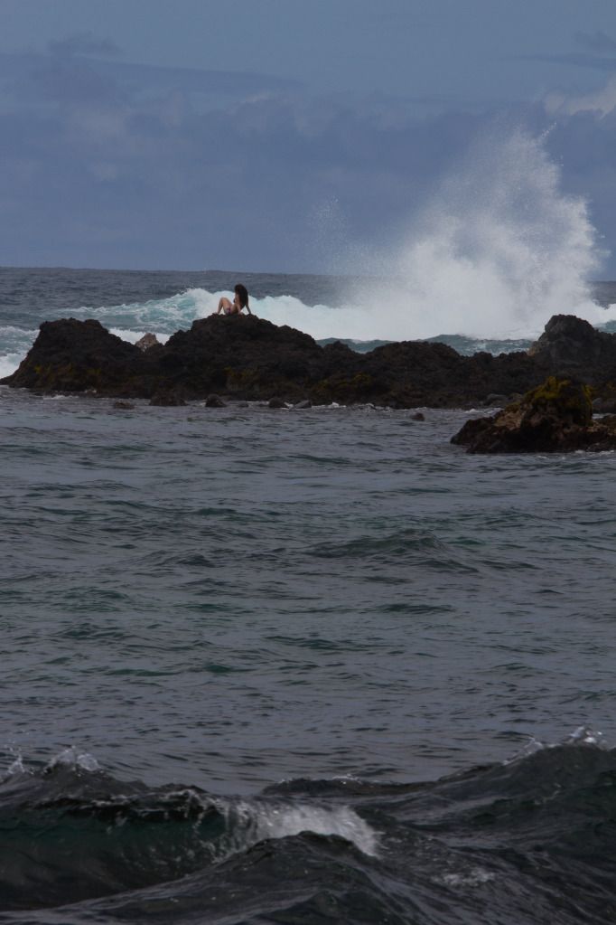 IMAGE: http://i825.photobucket.com/albums/zz173/typicaljawaiian/My%20Canon%207d%20Album/gwaves-10.jpg