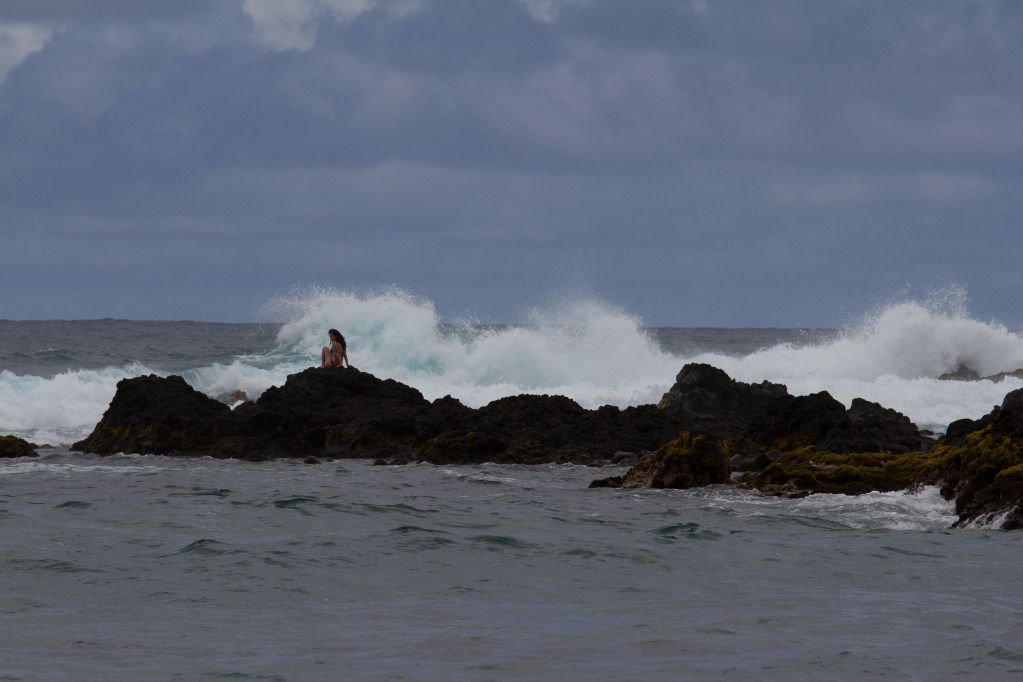 IMAGE: http://i825.photobucket.com/albums/zz173/typicaljawaiian/My%20Canon%207d%20Album/gwaves-11.jpg