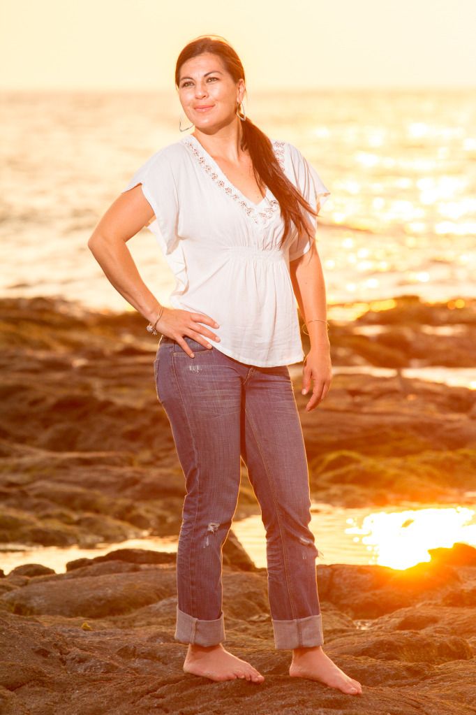 IMAGE: http://i825.photobucket.com/albums/zz173/typicaljawaiian/My%20Canon%207d%20Album/haweashoot-22.jpg