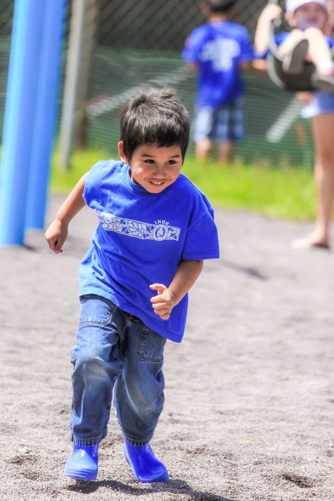 IMAGE: http://i825.photobucket.com/albums/zz173/typicaljawaiian/My%20Canon%207d%20Album/kohala-37.jpg