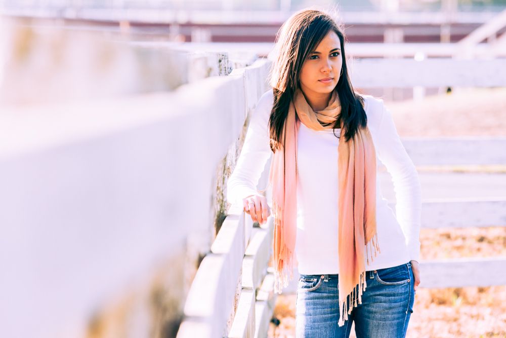 IMAGE: http://i825.photobucket.com/albums/zz173/typicaljawaiian/My%20Canon%207d%20Album/liz-23.jpg