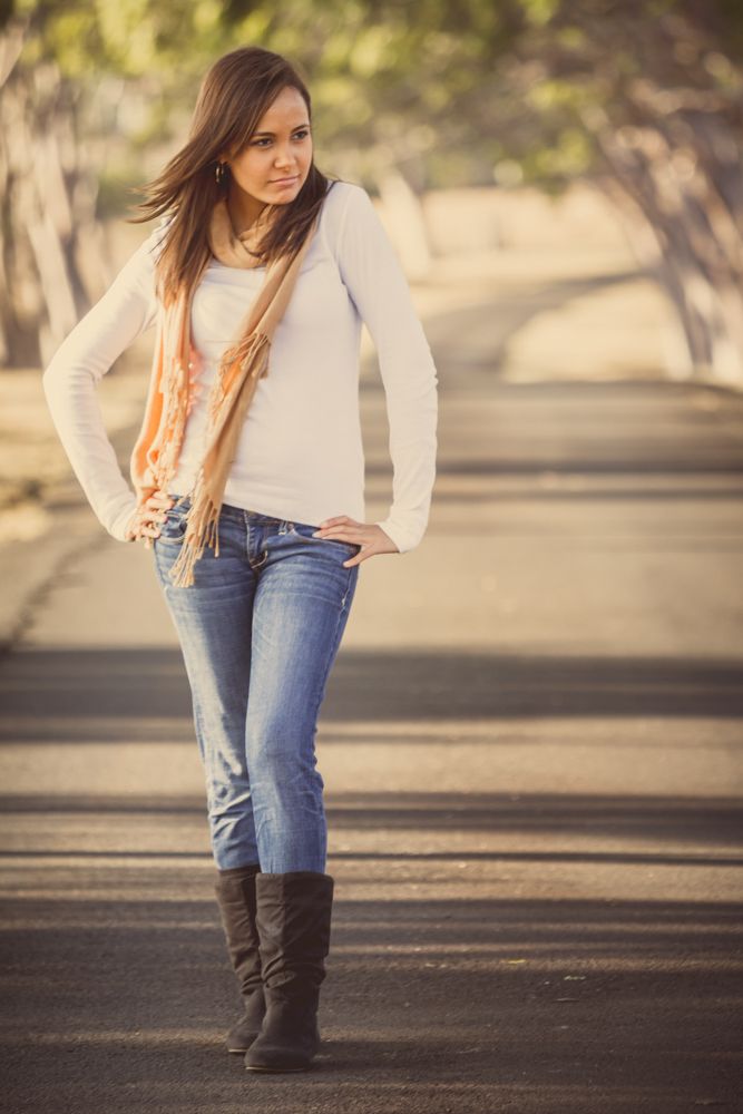 IMAGE: http://i825.photobucket.com/albums/zz173/typicaljawaiian/My%20Canon%207d%20Album/liz-6.jpg