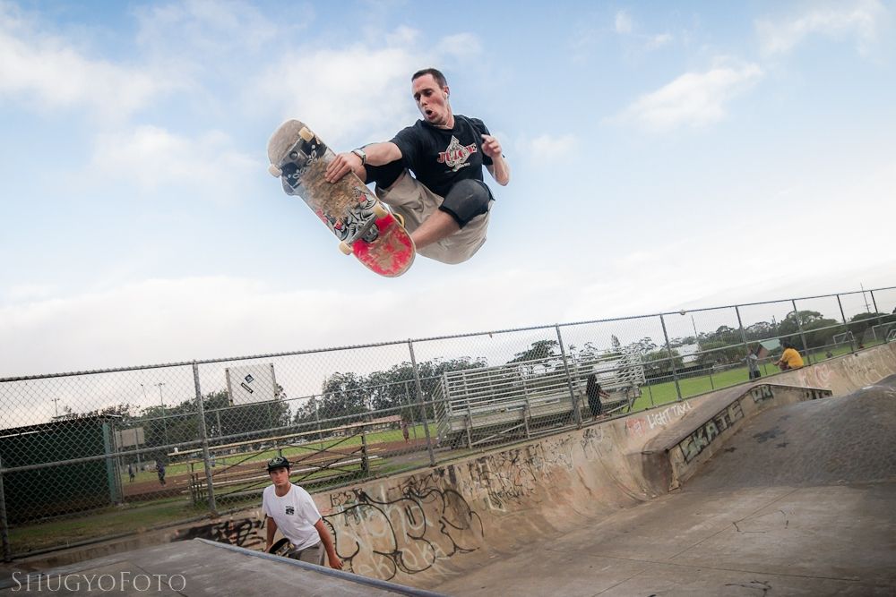 IMAGE: http://i825.photobucket.com/albums/zz173/typicaljawaiian/My%20Canon%207d%20Album/neil-3.jpg