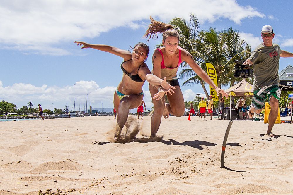 IMAGE: http://i825.photobucket.com/albums/zz173/typicaljawaiian/My%20Canon%207d%20Album/oahu2-221.jpg