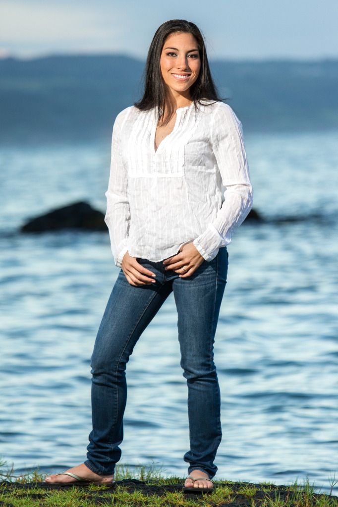 IMAGE: http://i825.photobucket.com/albums/zz173/typicaljawaiian/My%20Canon%207d%20Album/tehani2-3.jpg