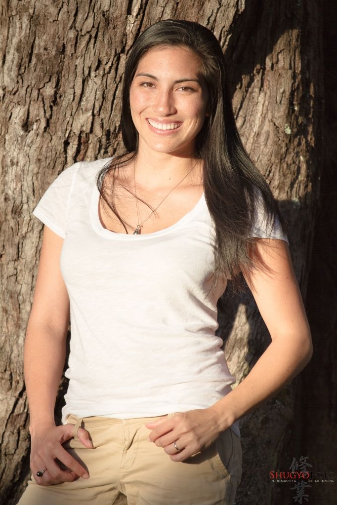 IMAGE: http://i825.photobucket.com/albums/zz173/typicaljawaiian/My%20Canon%207d%20Album/tehanishoot-30.jpg