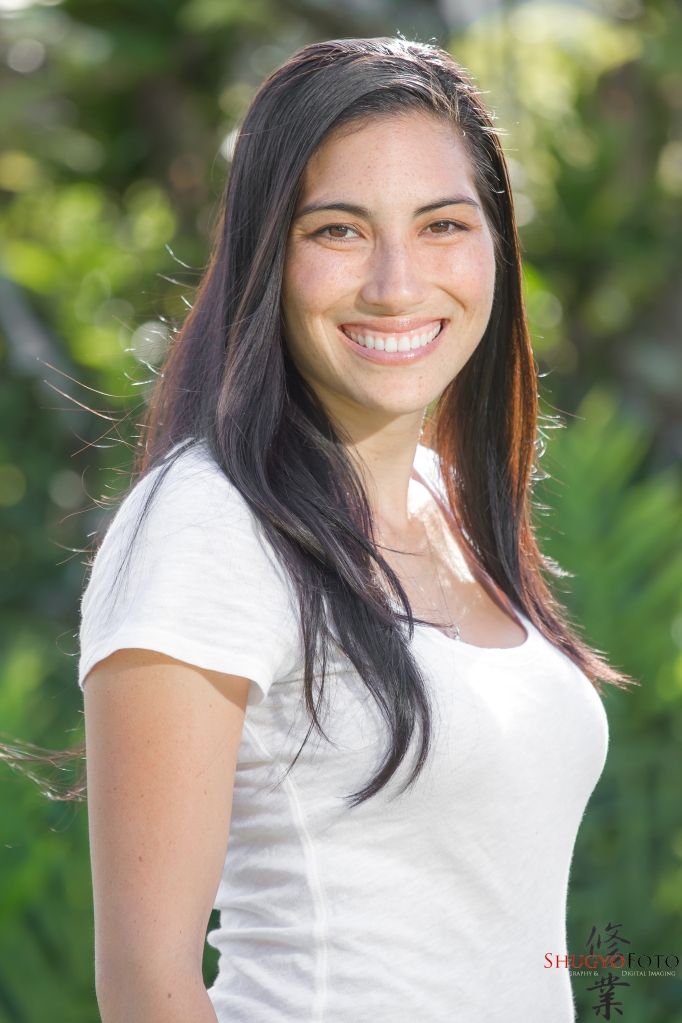 IMAGE: http://i825.photobucket.com/albums/zz173/typicaljawaiian/My%20Canon%207d%20Album/tehanishoot-6.jpg