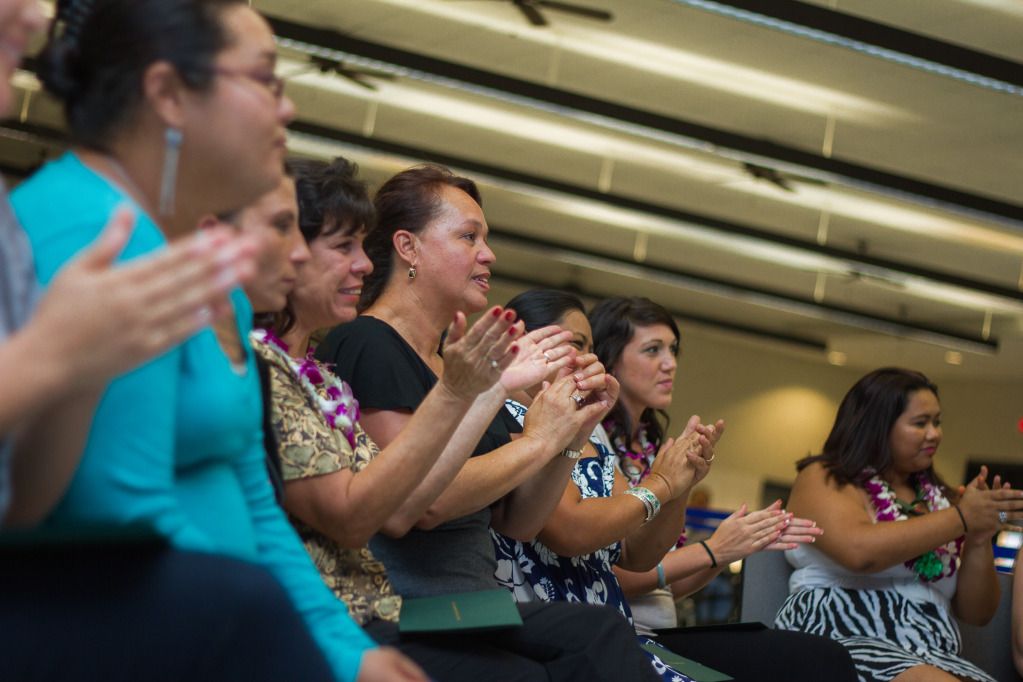 IMAGE: http://i825.photobucket.com/albums/zz173/typicaljawaiian/grad-12.jpg