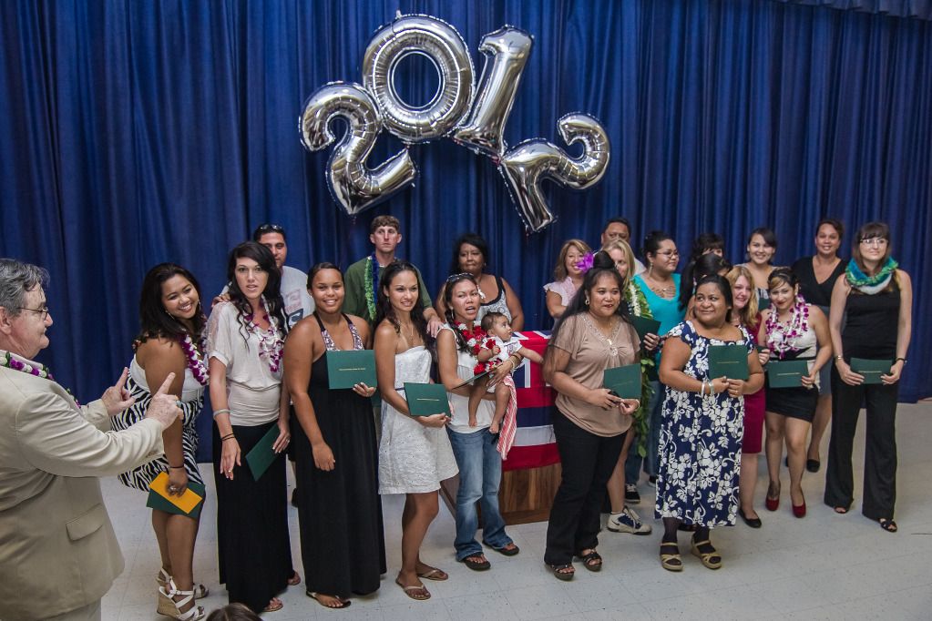 IMAGE: http://i825.photobucket.com/albums/zz173/typicaljawaiian/grad-14.jpg