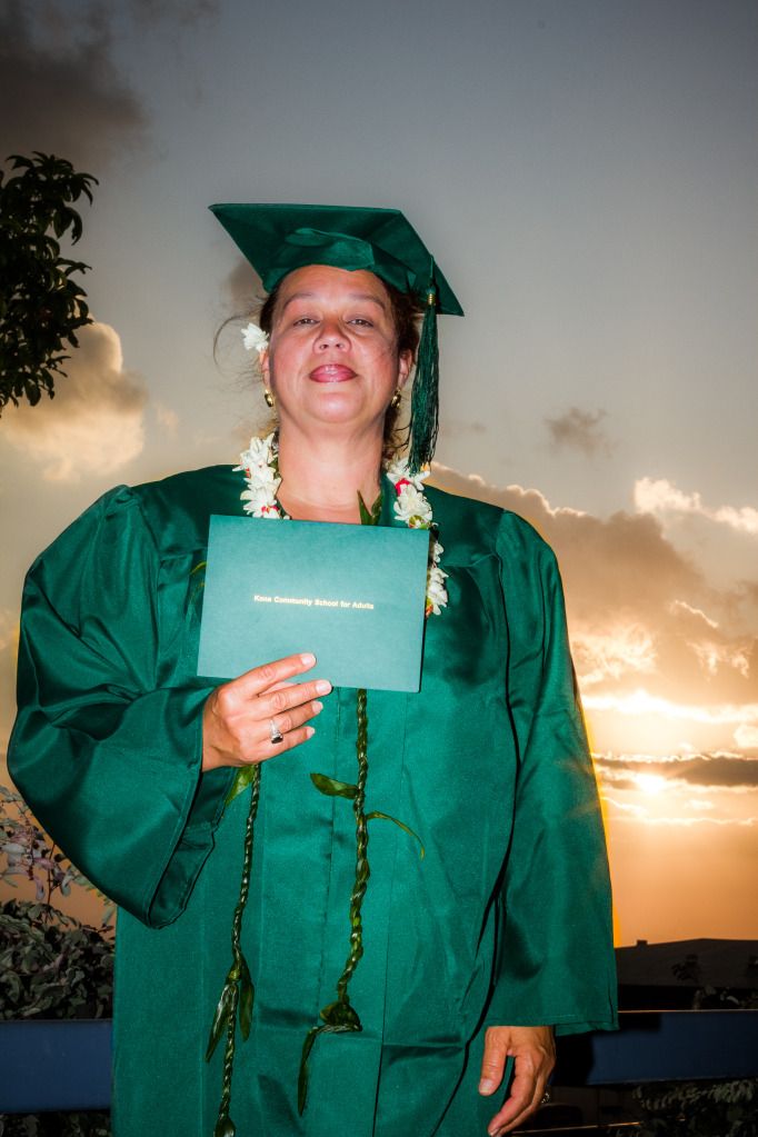 IMAGE: http://i825.photobucket.com/albums/zz173/typicaljawaiian/grad-18.jpg