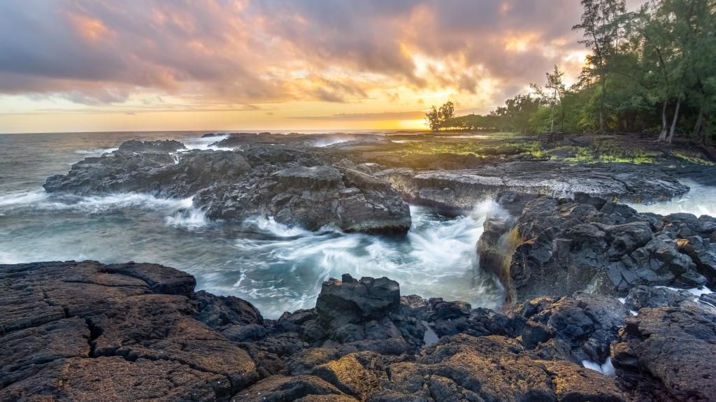 IMAGE: http://i825.photobucket.com/albums/zz173/typicaljawaiian/sun-7.jpg