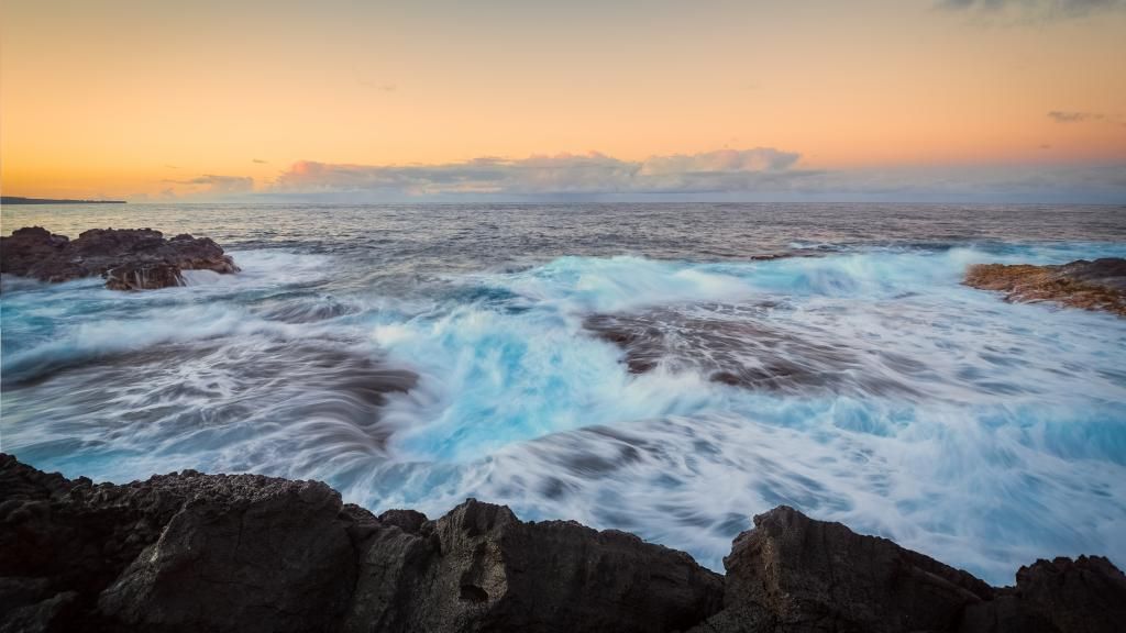 IMAGE: http://i825.photobucket.com/albums/zz173/typicaljawaiian/sun-9.jpg