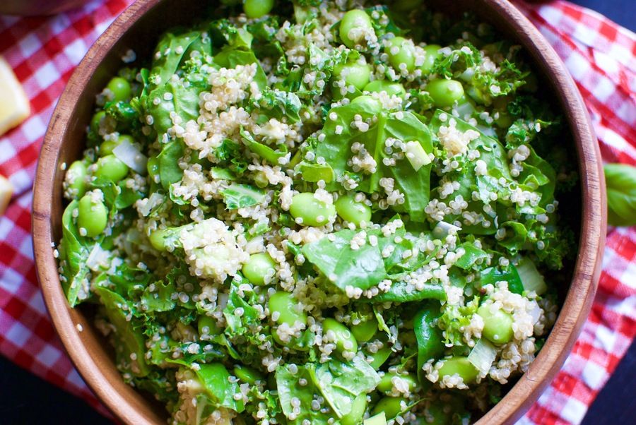 Green power salad with homemade basil/wheatgrass pesto